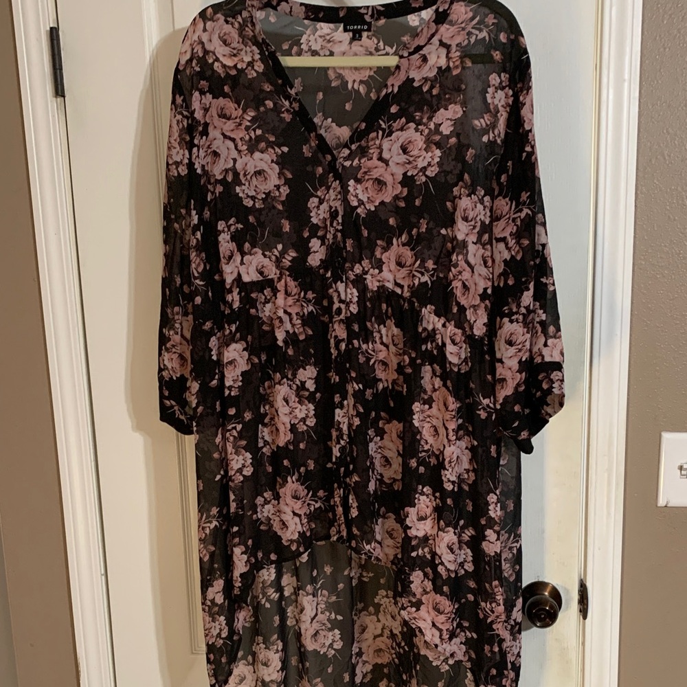 Torrid Sheer Floral Tunic in Black and Pink